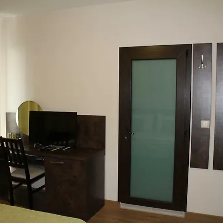 Byalata Kashta Mineralni Bani