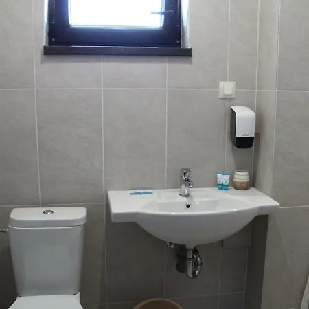 Byalata Kashta Mineralni Bani